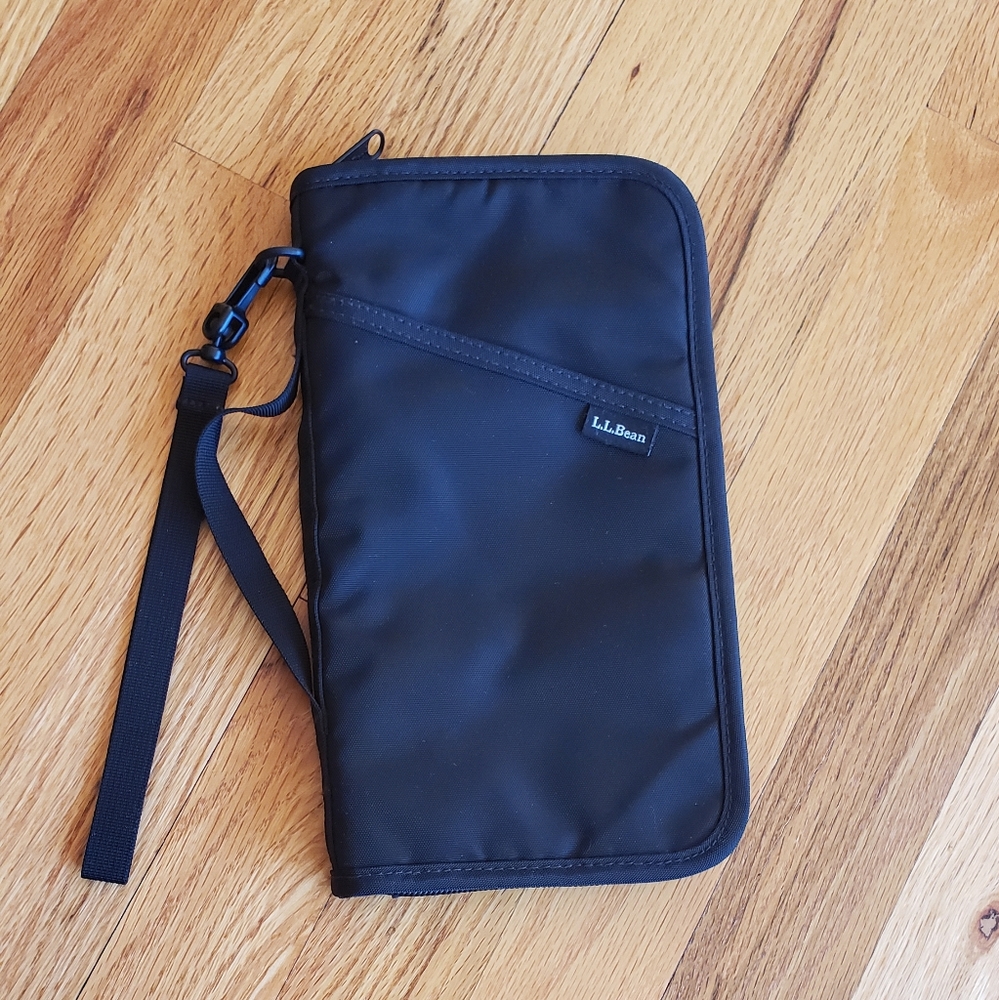 LL BeanTravel Organizer Wallet Passport Holder